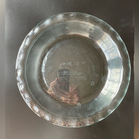 Vintage, Fluted Edge Pie Pan, 9.5 inches, by Pyrex - Picture 1 of 6